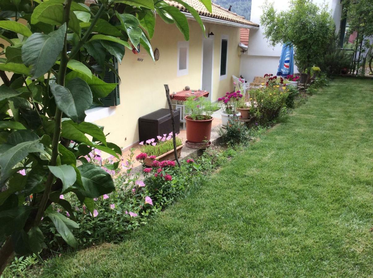 Christos House Villa Kariá Buitenkant foto