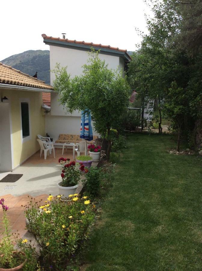 Christos House Villa Kariá Buitenkant foto